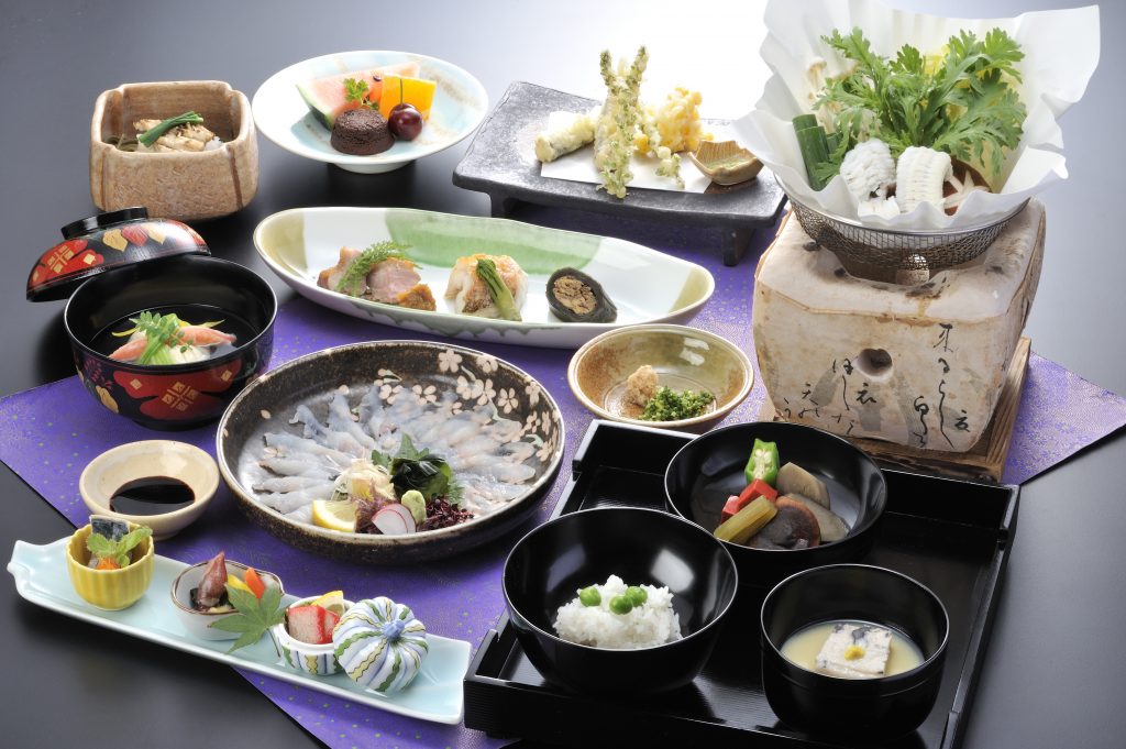 ～活魚懐石料理～北九州の地元の活魚を中心とした季節のお料理を5,000円（税込）からご用意いたします